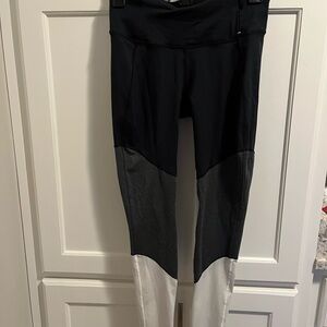 CALIA by Carrie Underwood Black and Gray Leggings size s